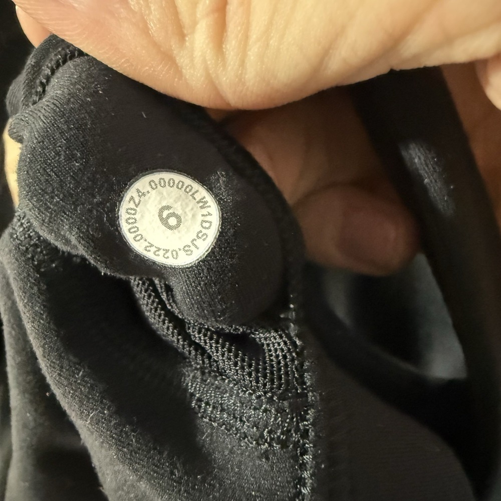 Lululemon Align Bodysuit 8" Inseam, Size 6 In Black - Picture 8 of 8